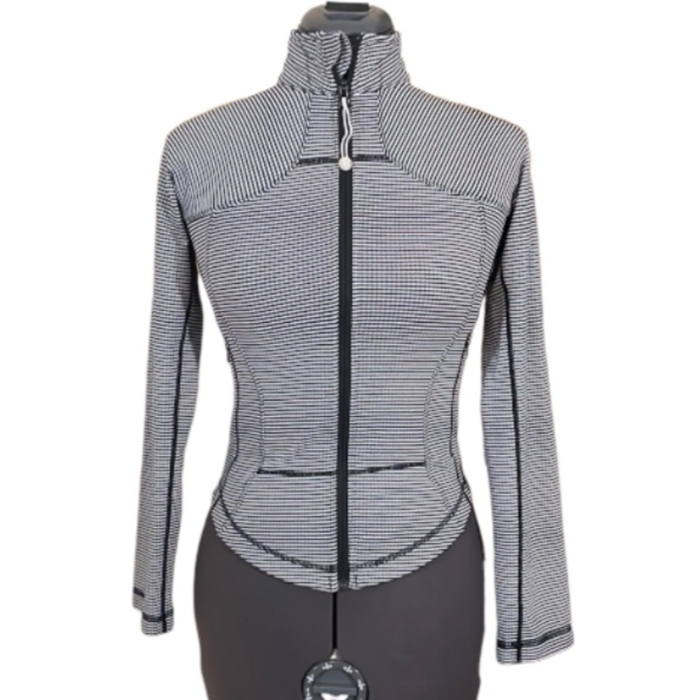 Lululemon Gingham Print Forme Define Shape Jacket